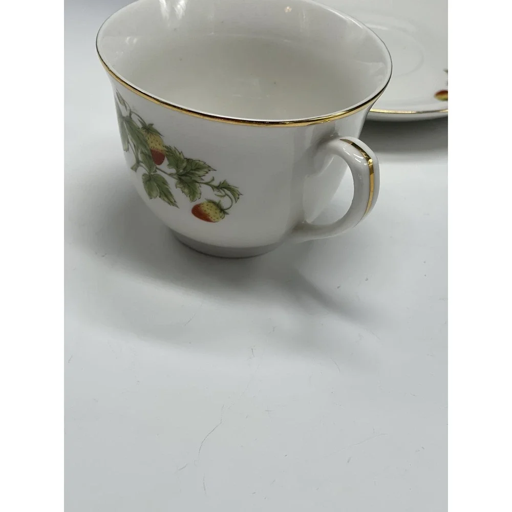 Floral Fine Porcelian‎ China Coffee Teacup Cup and Saucer Strawberry A50
